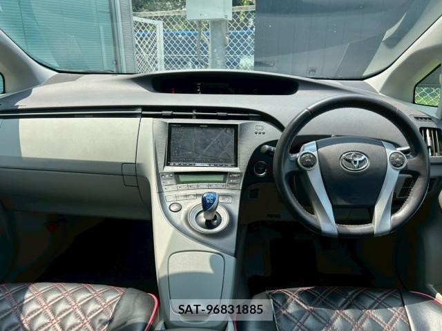 Toyota PRIUS 2011-03 8216221-3