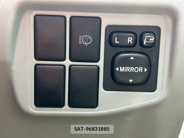 Toyota PRIUS 2011-03 8216221-8