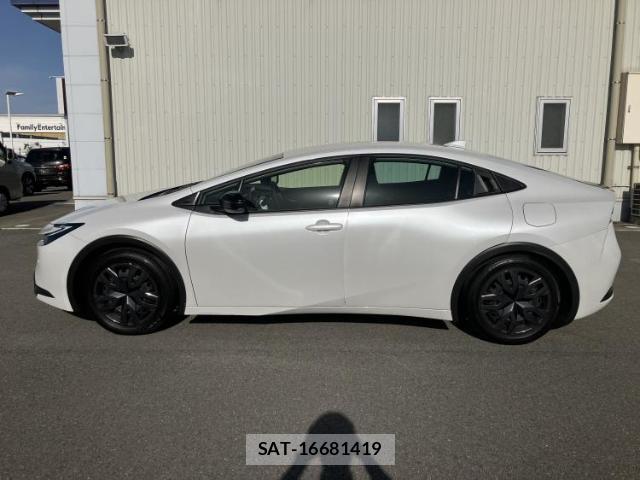 Toyota PRIUS 2025-02 8216817-1
