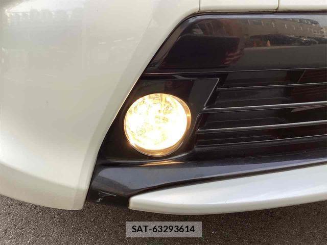 Toyota PRIUS 2013-04 8216845-17
