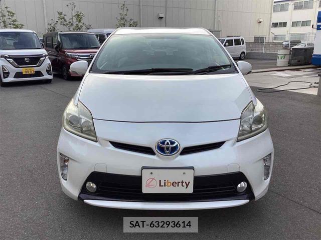 Toyota PRIUS 2013-04 8216845-4