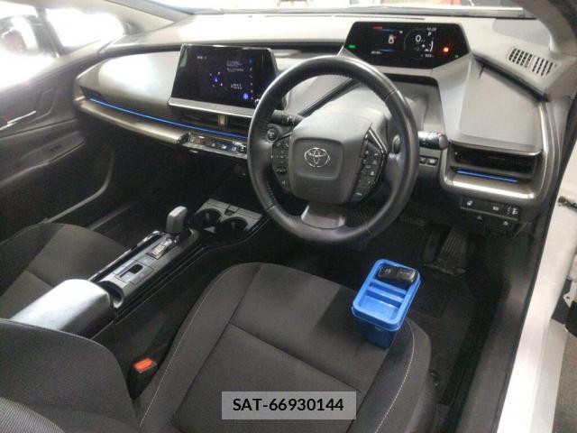 Toyota PRIUS 2023-06 8216968-2