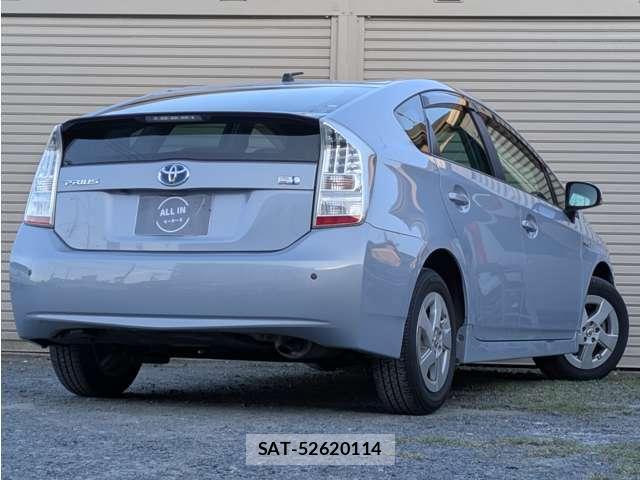 Toyota PRIUS 2010-07 8217221-1