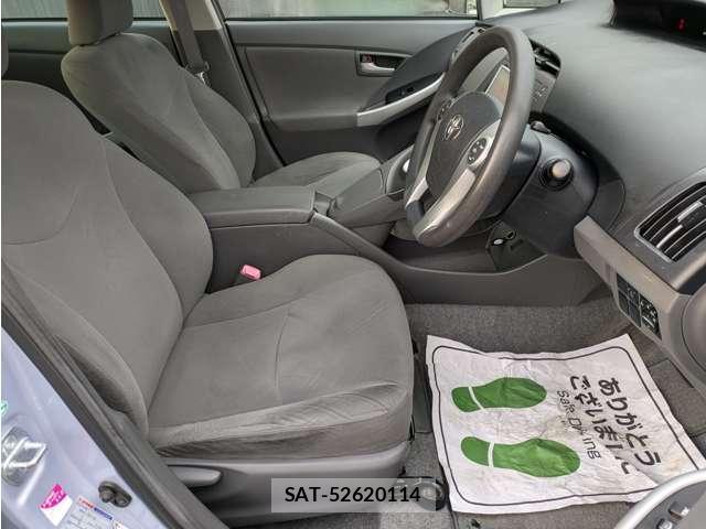 Toyota PRIUS 2010-07 8217221-10