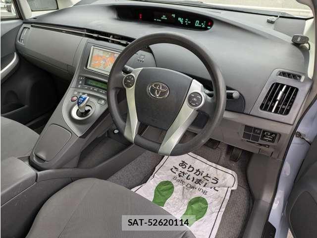 Toyota PRIUS 2010-07 8217221-11