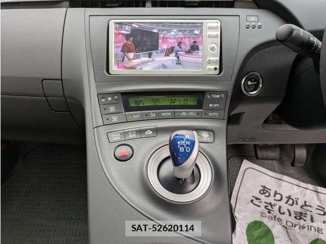 Toyota PRIUS 2010-07 8217221-17