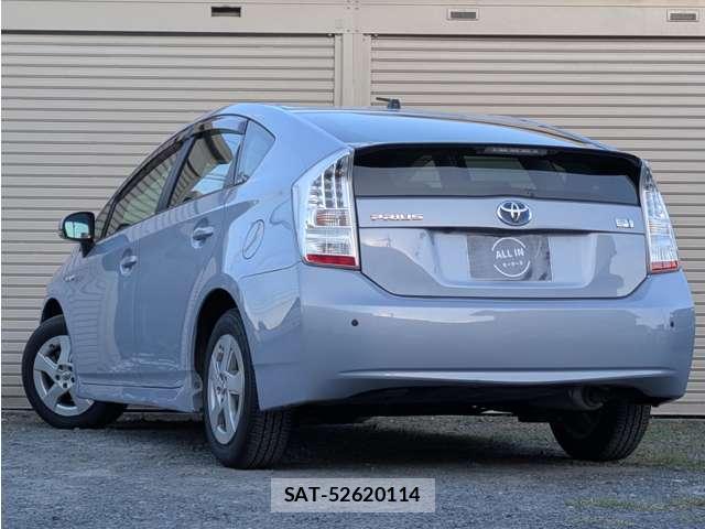 Toyota PRIUS 2010-07 8217221-4