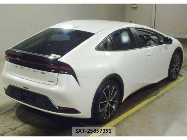 Toyota PRIUS 2023-02 8217459-1
