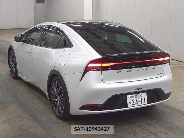 Toyota PRIUS 2024-11 8217460-1