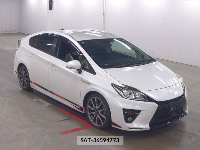 Toyota PRIUS 2014-11 8217544-3