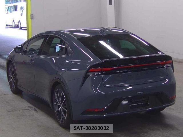 Toyota PRIUS 2023-12 8217655-1
