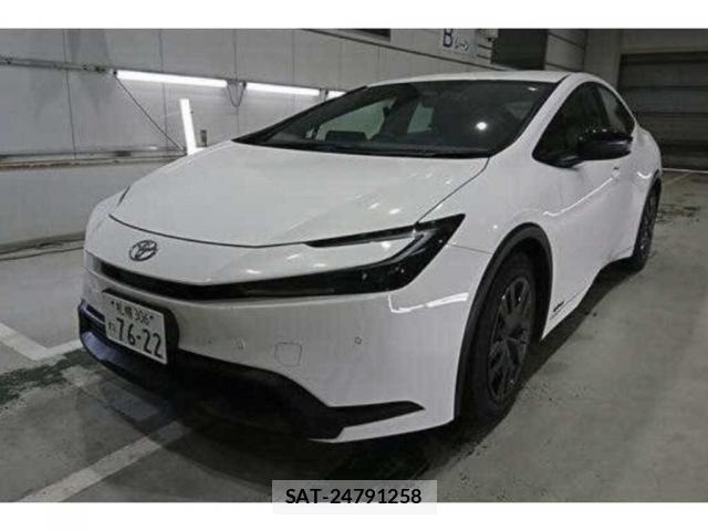 Toyota PRIUS 2024-08 8217733-0