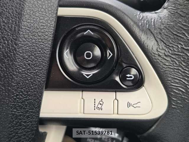 Toyota PRIUS 2017-03 8218136-16
