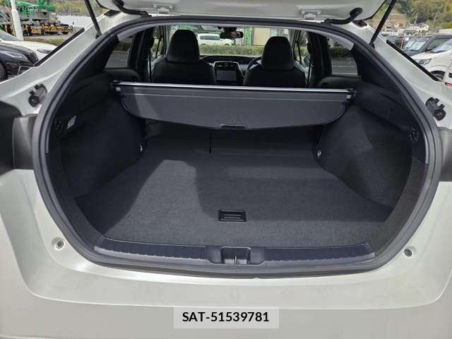 Toyota PRIUS 2017-03 8218136-17