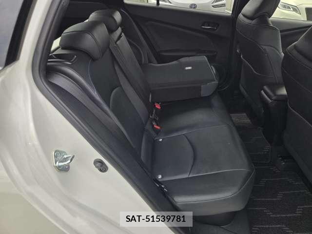 Toyota PRIUS 2017-03 8218136-8