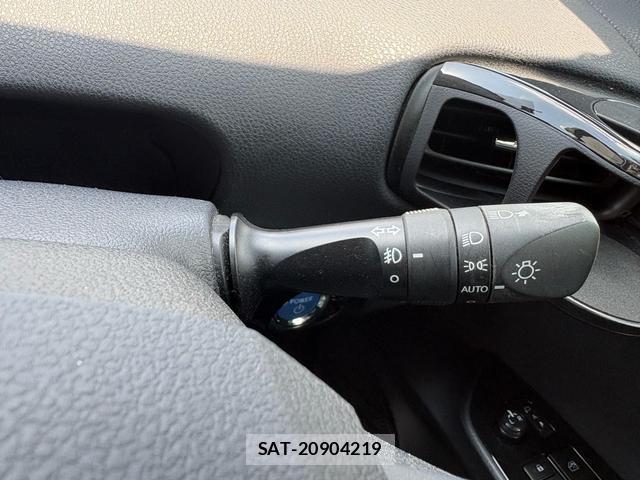 Toyota PRIUS 2016-01 8218287-10