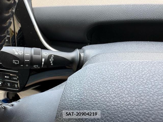 Toyota PRIUS 2016-01 8218287-11