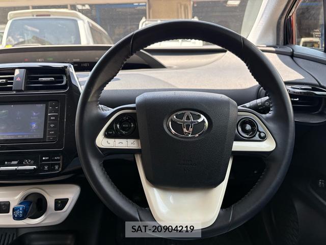Toyota PRIUS 2016-01 8218287-7