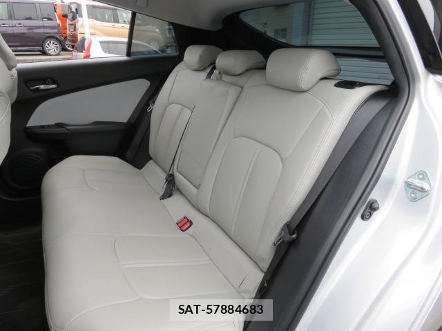 Toyota PRIUS 2016-03 8218305-3