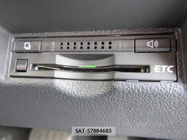 Toyota PRIUS 2016-03 8218305-8
