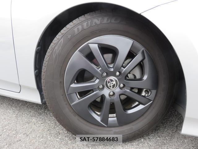 Toyota PRIUS 2016-03 8218305-9