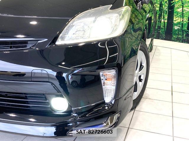 Toyota PRIUS 2013-07 8218318-12
