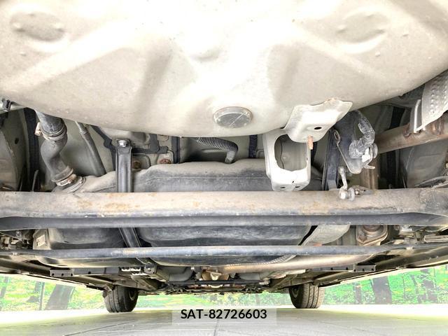 Toyota PRIUS 2013-07 8218318-19