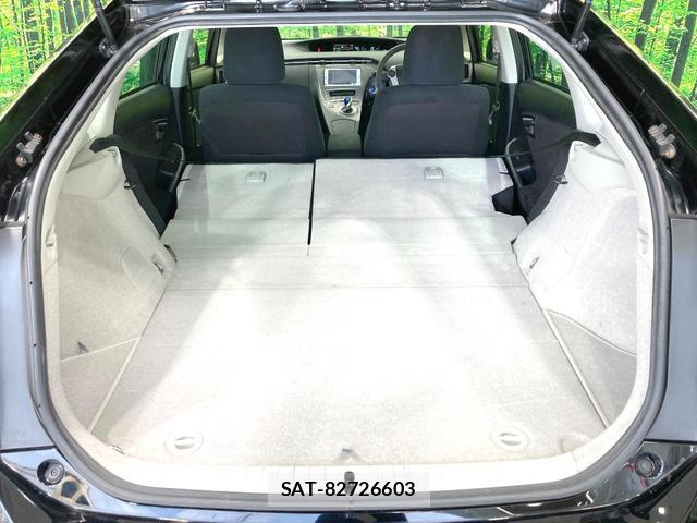 Toyota PRIUS 2013-07 8218318-9