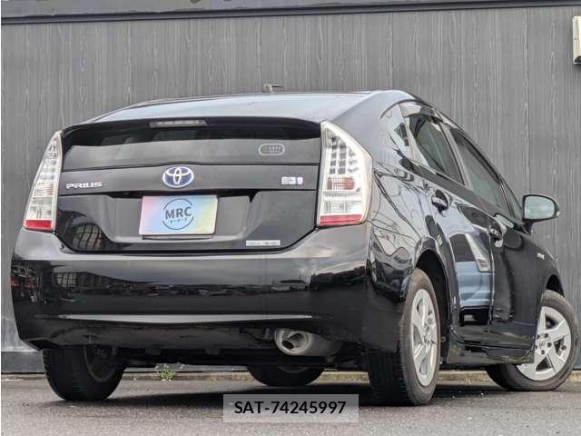 Toyota PRIUS 2009-07 8218330-1