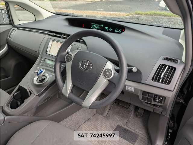 Toyota PRIUS 2009-07 8218330-11