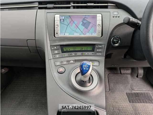 Toyota PRIUS 2009-07 8218330-17
