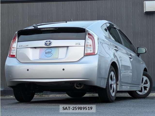 Toyota PRIUS 2012-02 8218332-1
