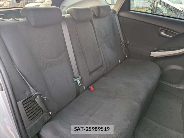 Toyota PRIUS 2012-02 8218332-12