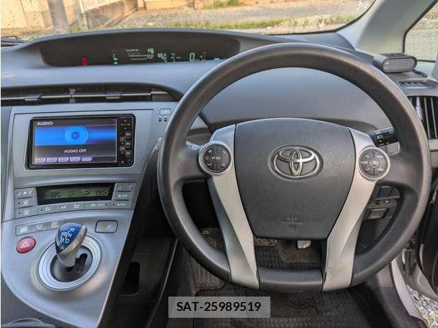 Toyota PRIUS 2012-02 8218332-16