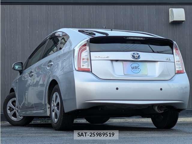 Toyota PRIUS 2012-02 8218332-4