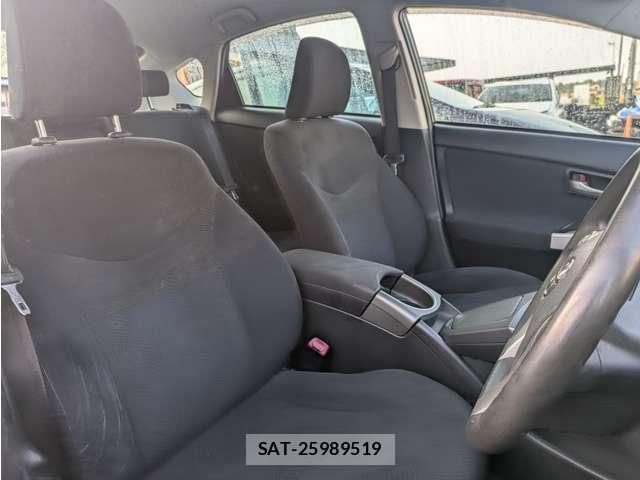 Toyota PRIUS 2012-02 8218332-9