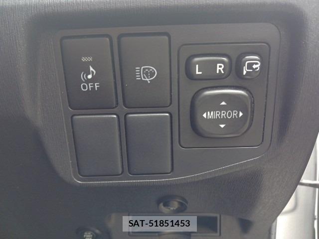 Toyota PRIUS 2012-08 8218519-11