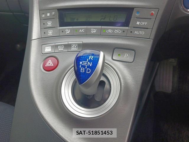 Toyota PRIUS 2012-08 8218519-13