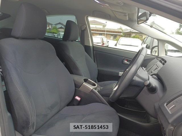 Toyota PRIUS 2012-08 8218519-2
