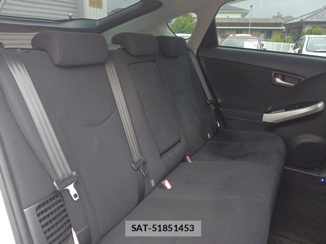 Toyota PRIUS 2012-08 8218519-3