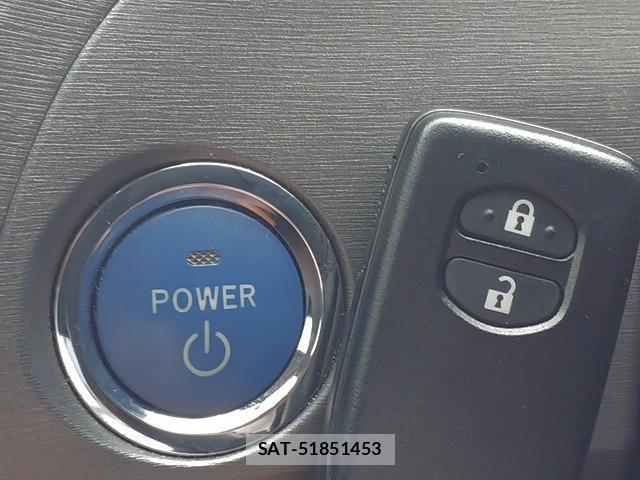 Toyota PRIUS 2012-08 8218519-5