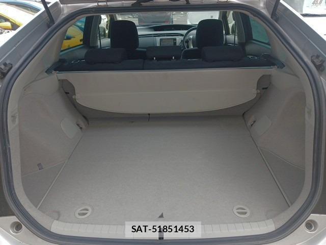 Toyota PRIUS 2012-08 8218519-7