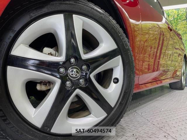 Toyota PRIUS 2018-09 8218528-12