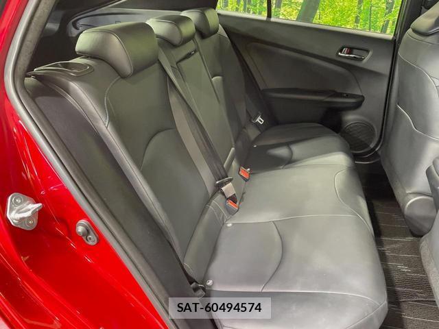 Toyota PRIUS 2018-09 8218528-8