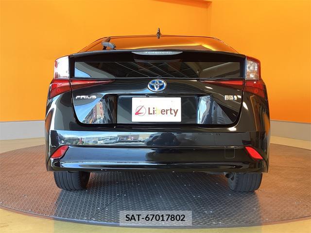 Toyota PRIUS 2021-08 8218698-10