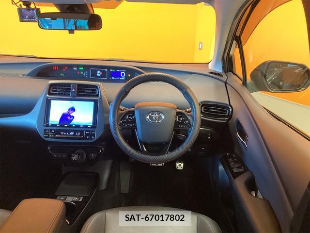 Toyota PRIUS 2021-08 8218698-12
