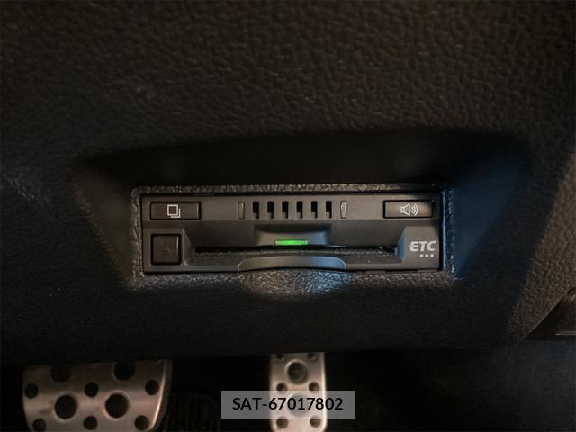 Toyota PRIUS 2021-08 8218698-3