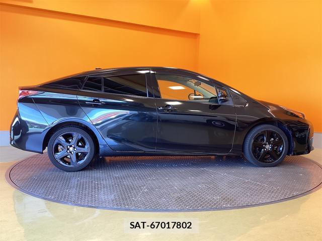 Toyota PRIUS 2021-08 8218698-7