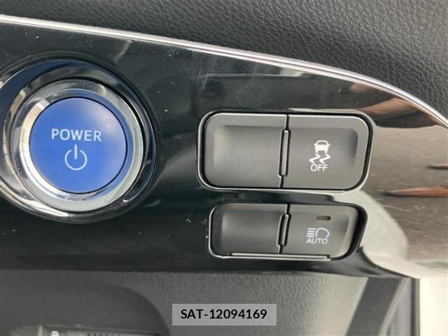 Toyota PRIUS 2019-07 8218759-12