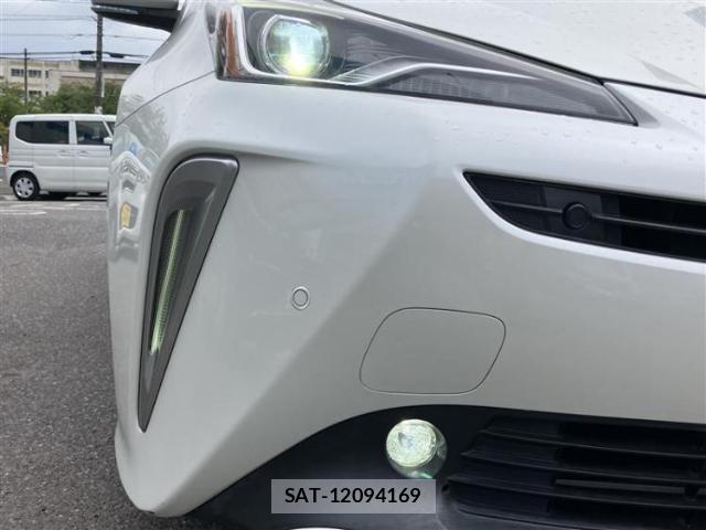 Toyota PRIUS 2019-07 8218759-13